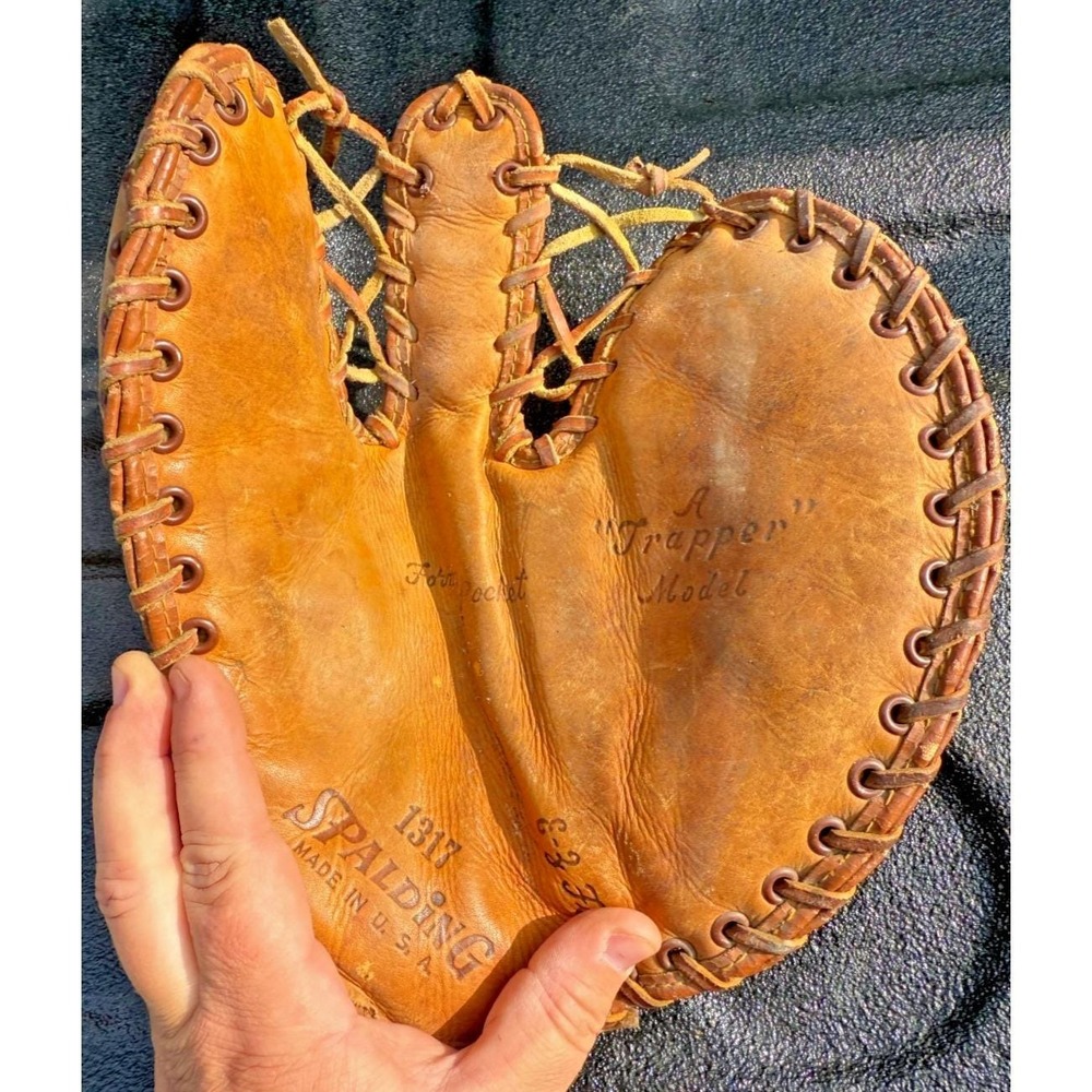 Vintage Spalding Trapper Model 1317 Baseball Catcher's Mitt Glove Made in USA